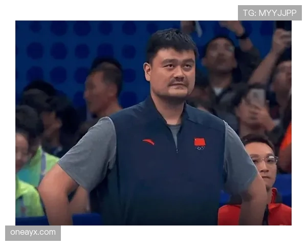 姚明喝咖啡那副认真的样子，像极了刚签下千万合约的小鲜肉呢